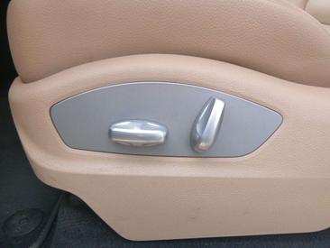 Porsche Macan Electrique Base — photo 11