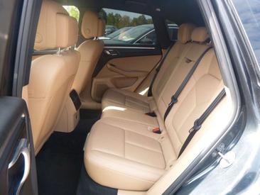 Porsche Macan Electrique Base — photo 12
