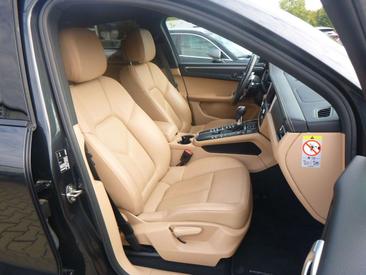 Porsche Macan Electrique Base — photo 14