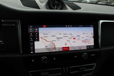 Porsche Macan Electrique Base — photo 21