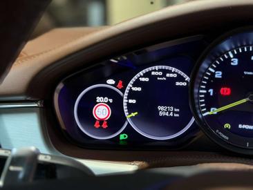 Porsche Panamera II E-Hybrid — photo 38