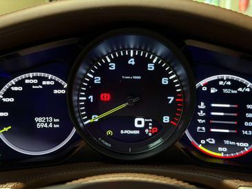 Porsche Panamera II E-Hybrid — photo 39
