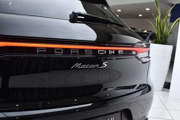 Porsche Macan Electrique S — photo 16