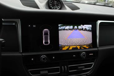 Porsche Macan Electrique Base — photo 23