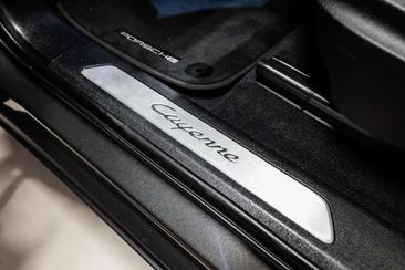 Porsche Cayenne III E-Hybrid — photo 38