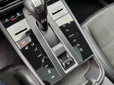 Porsche Macan Electrique GTS — photo 12