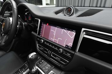 Porsche Macan Electrique S — photo 34