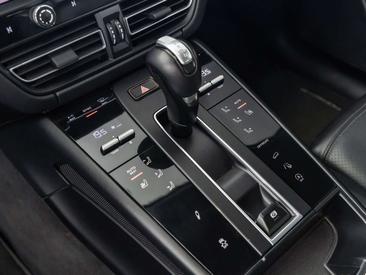 Porsche Macan Electrique T — photo 12