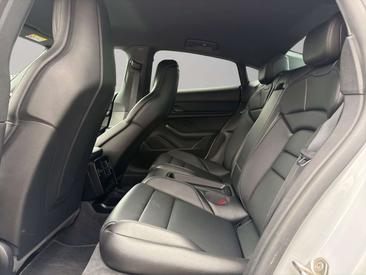 Porsche Taycan — photo 11