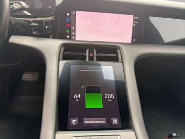 Porsche Taycan — photo 12