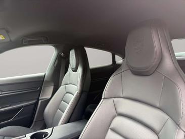 Porsche Taycan — photo 14