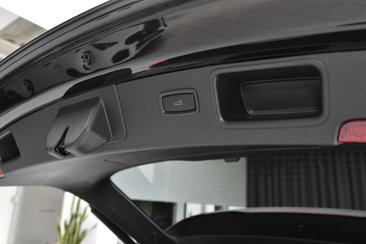Porsche Macan Electrique S — photo 40
