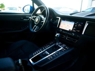 Porsche Macan Electrique Base — photo 12
