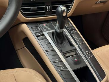Porsche Macan Electrique Base — photo 10