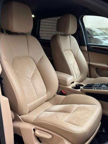 Porsche Macan Electrique Base — photo 11