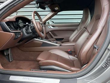 Porsche 992 I Targa 4 — photo 20