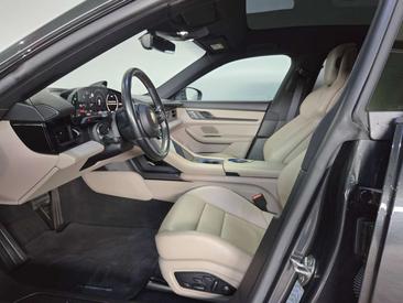 Porsche Taycan — photo 18