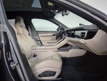 Porsche Taycan — photo 20