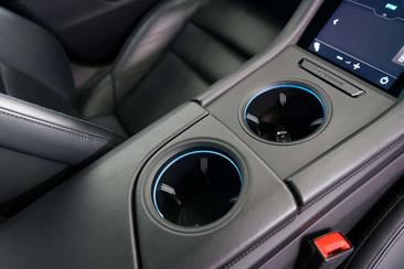 Porsche Taycan — photo 11
