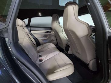 Porsche Taycan — photo 22