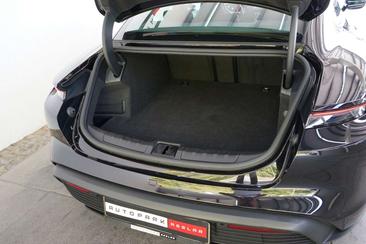 Porsche Taycan — photo 14