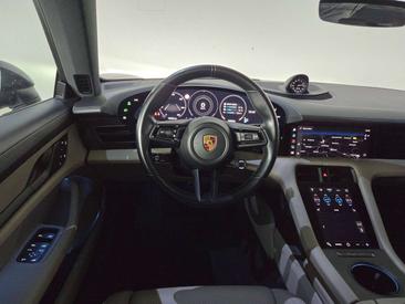 Porsche Taycan — photo 25