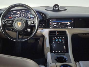 Porsche Taycan — photo 26