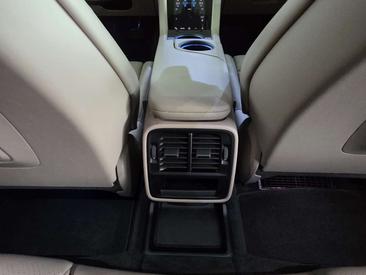 Porsche Taycan — photo 29