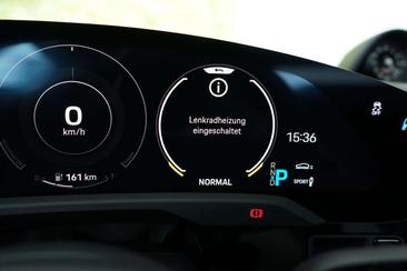 Porsche Taycan — photo 19