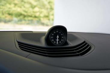 Porsche Taycan — photo 20