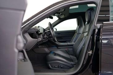 Porsche Taycan — photo 24