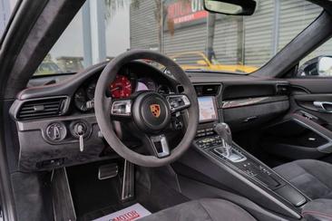 Porsche 991 GTS — photo 13