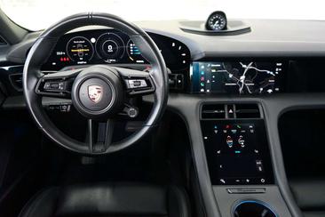 Porsche Taycan — photo 27