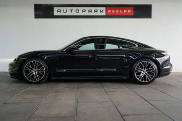 Porsche Taycan — photo 28