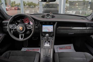 Porsche 991 GTS — photo 15
