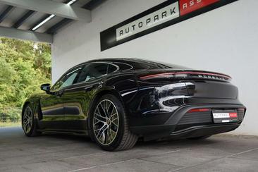 Porsche Taycan — photo 29