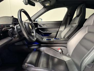 Porsche Taycan 4S — photo 9