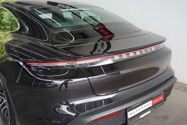 Porsche Taycan — photo 30