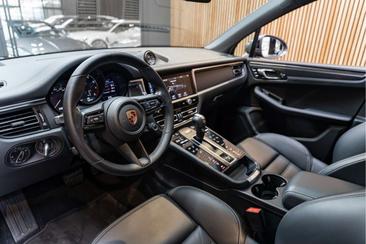 Porsche Macan T — photo 6
