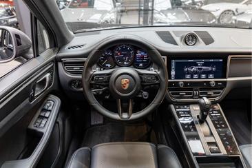 Porsche Macan T — photo 7