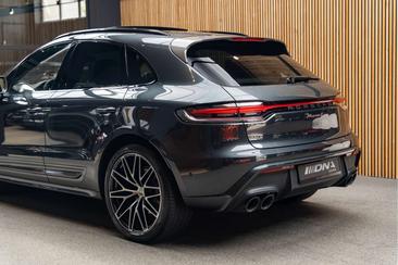 Porsche Macan T — photo 12