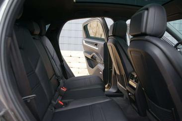 Porsche Cayenne III S — photo 11