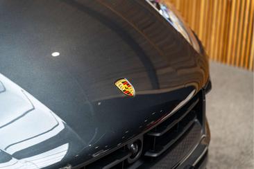 Porsche Macan T — photo 17