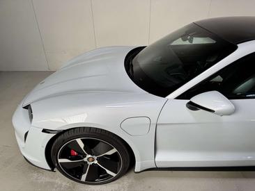 Porsche Taycan 4S — photo 26