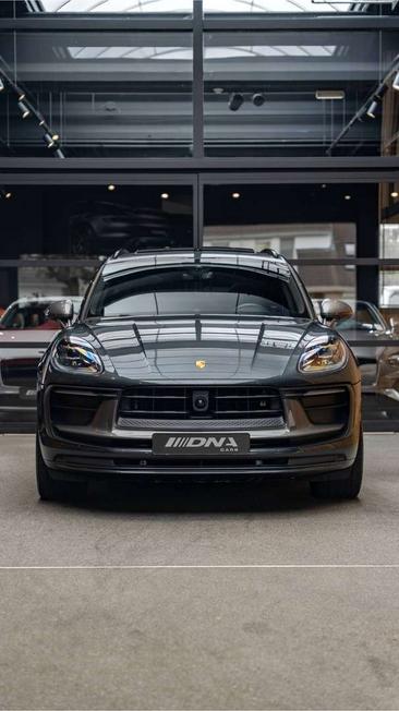 Porsche Macan T — photo 21