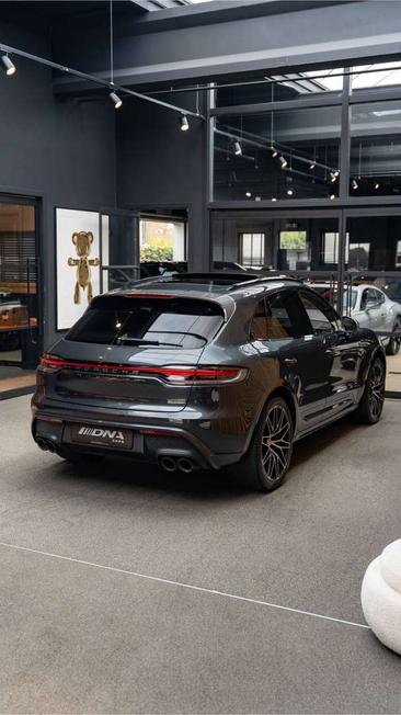 Porsche Macan T — photo 25
