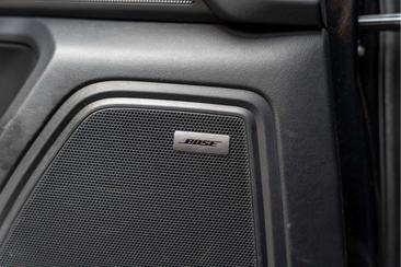 Porsche Macan T — photo 30