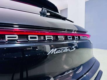 Porsche Macan Electrique S — photo 6