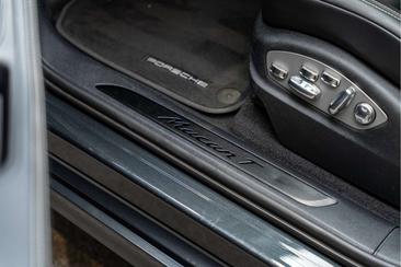Porsche Macan T — photo 31