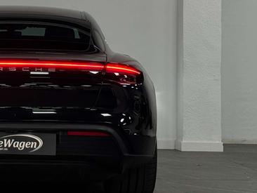 Porsche Taycan 4S — photo 10